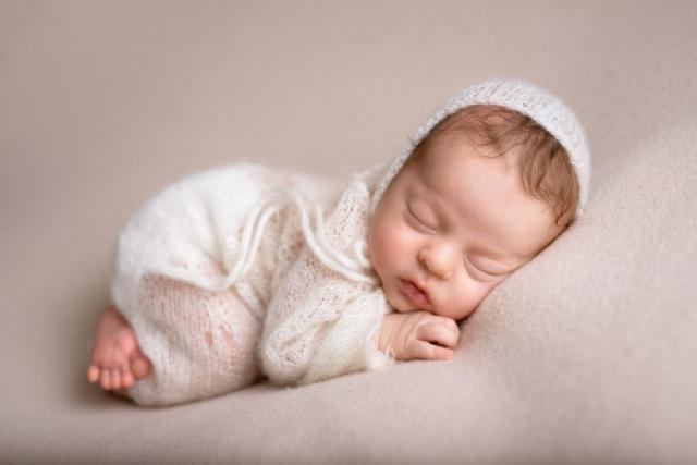 Newborn baby photo shoot in Cologne